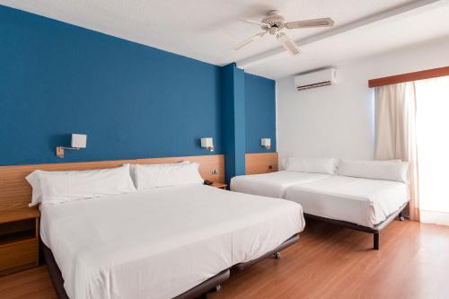 Habitación Familiar del hotel Catalonia Punta del Rey. Foto 2