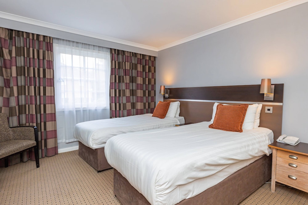 Habitación clásica con 2 camas individuales del hotel Mercure Tunbridge Wells Hotel. Foto 1
