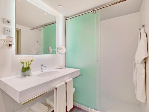 Habitación individual Vista Mar Balcón o Terraza 1 Cama Individual del hotel Spring Arona Gran Hotel - Adults Only. Foto 3