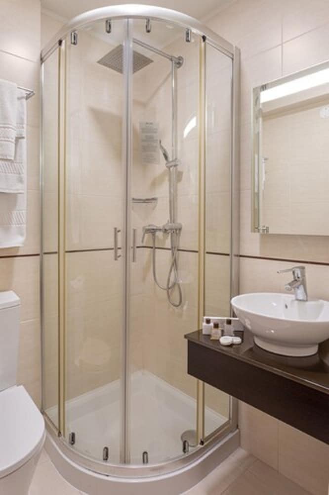 Habitación con 2 camas individuales del hotel Aveiro Center. Foto 6