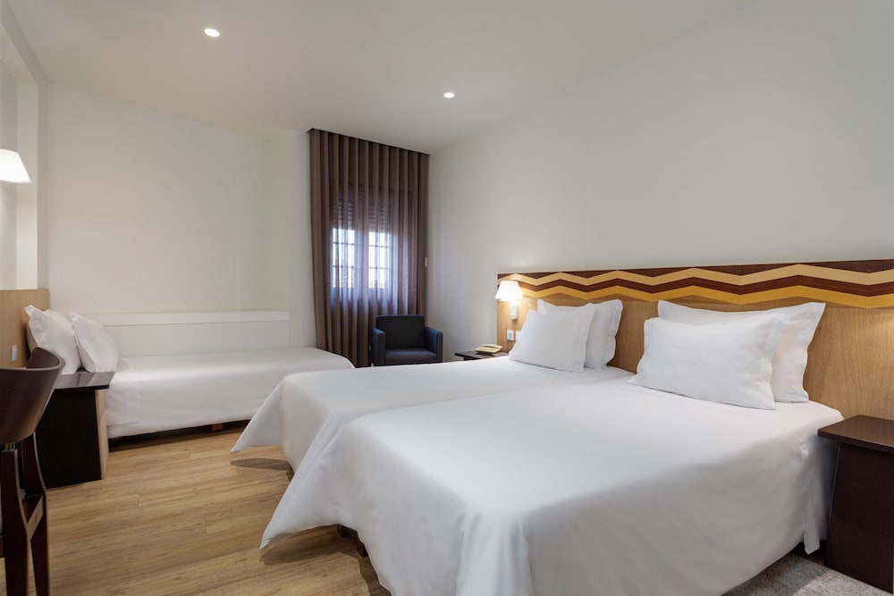 Habitación Triple del hotel Aveiro Center