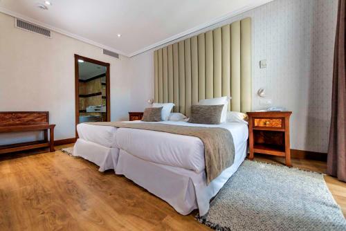 Suite con vistas a la montaña del hotel Paradise Park Fun Lifestyle. Foto 3