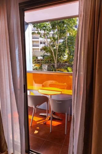 Habitación familiar Balcón o Terraza Premium 2 Camas individuales del hotel Paradise Park Fun Lifestyle. Foto 10