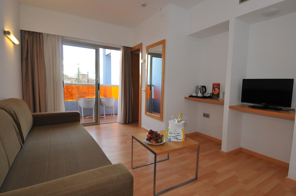 Premium con salón (2+2) del hotel Paradise Park Fun Lifestyle. Foto 2