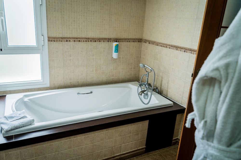 Suite junior, en edificio anexo del hotel Paradise Park Fun Lifestyle. Foto 7