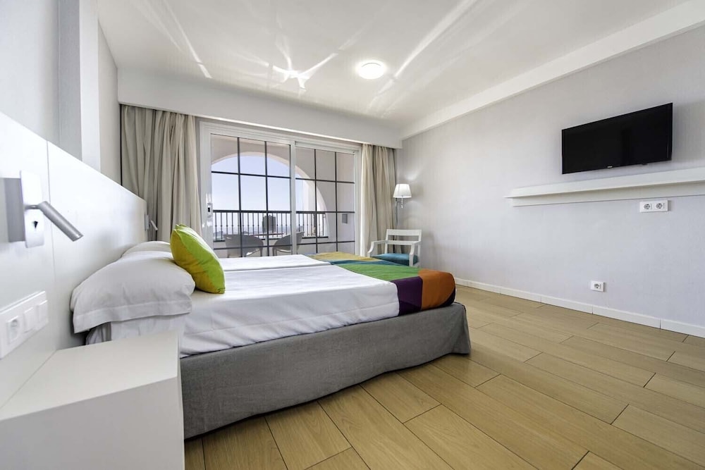 Dúplex Premium, en edificio anexo del hotel Paradise Park Fun Lifestyle. Foto 1