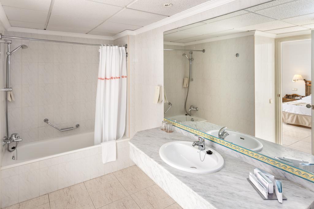 Habitación doble Vista Mar Superior del hotel Sol Arona Tenerife. Foto 2