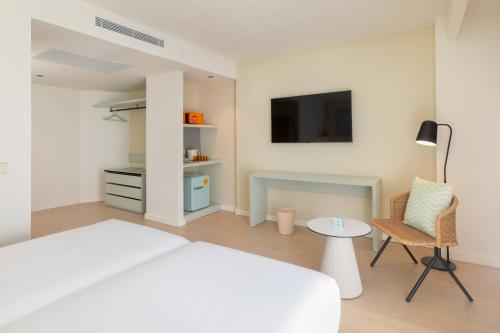 Habitación Sol del hotel Sol Arona Tenerife. Foto 3