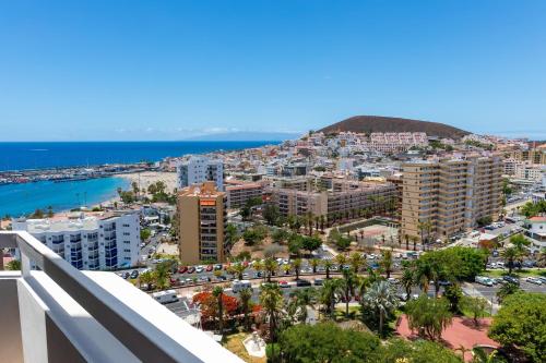Suite Junior Skyline del hotel Sol Arona Tenerife. Foto 1
