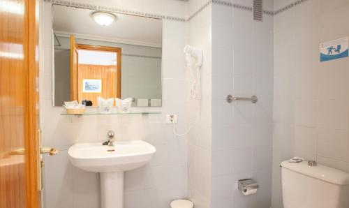 Habitación Individual del hotel BLUESEA Lagos De Cesar. Foto 1