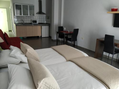 Estudio del hotel Apartments El Patio. Foto 5