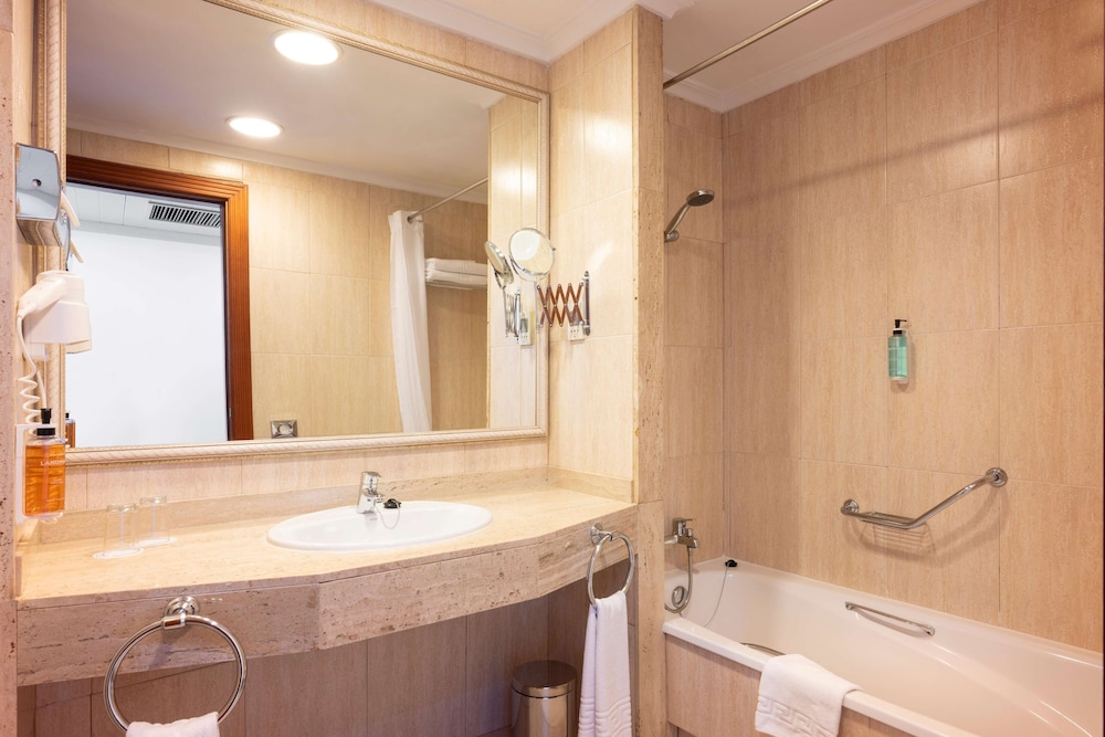 Habitación estándar doble del hotel Landmar Playa La Arena. Foto 5