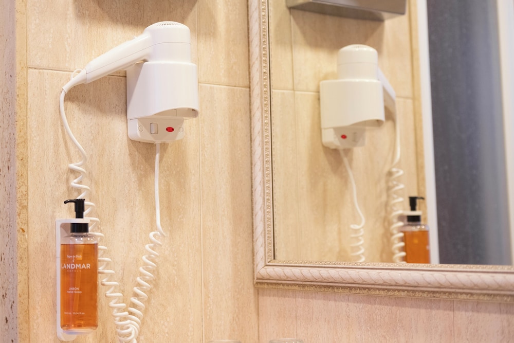 Habitación estándar doble de uso individual del hotel Landmar Playa La Arena. Foto 3