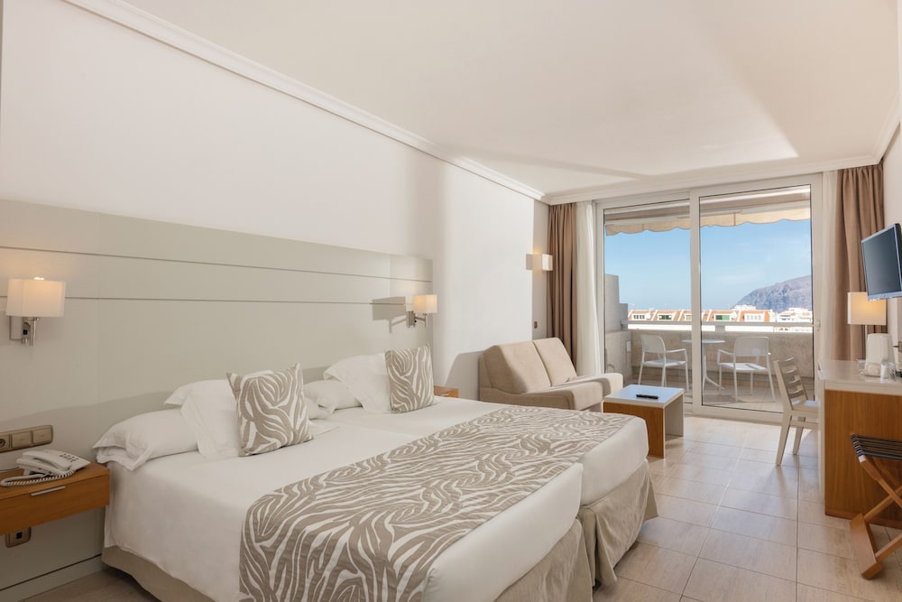 Habitación doble superior de uso individual del hotel Landmar Playa La Arena