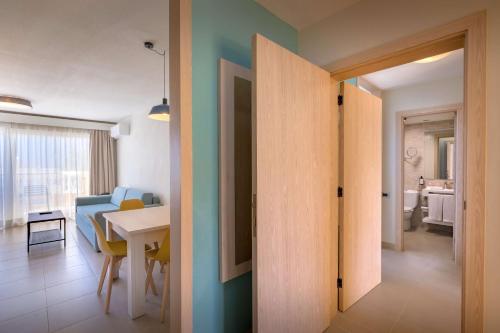 Habitación Familiar del hotel Allegro Isora. Foto 1