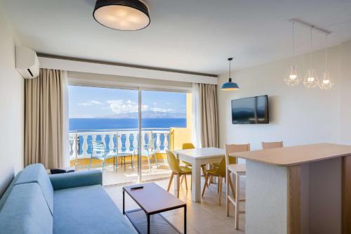 Apartamento con vistas al mar del hotel Allegro Isora. Foto 1