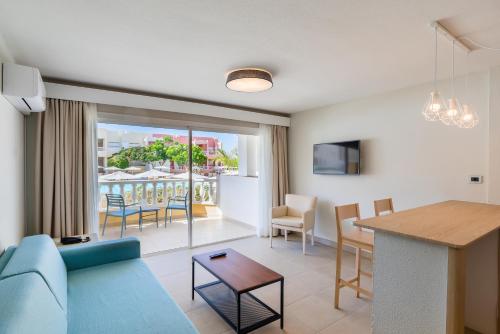 Apartamento con vistas a la piscina del hotel Allegro Isora. Foto 5