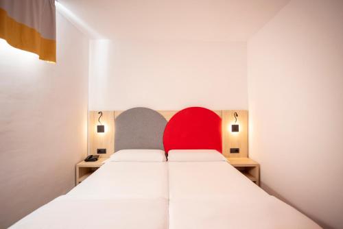 Suite The Loop con vistas a la piscina del hotel Sholeo Lodges Los Gigantes. Foto 4