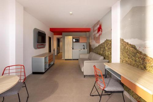 The Loop Suite Pool View del hotel Sholeo Lodges Los Gigantes. Foto 3