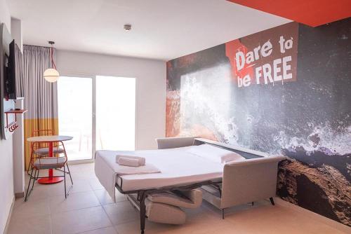 The Loop Suite Pool View del hotel Sholeo Lodges Los Gigantes. Foto 4