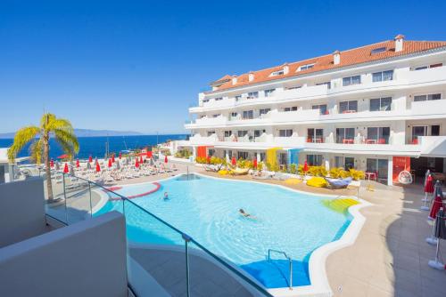 Suite The Loop con vistas laterales al mar del hotel Sholeo Lodges Los Gigantes