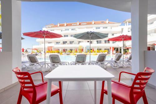 Suite The Loop con vistas a la piscina del hotel Sholeo Lodges Los Gigantes. Foto 3