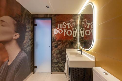 The Flow double room lateral sea view del hotel Sholeo Lodges Los Gigantes. Foto 18
