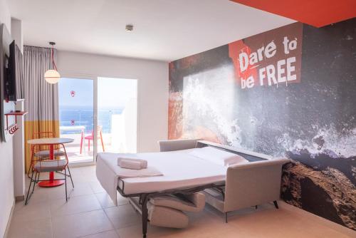 The Loop suite sea view del hotel Sholeo Lodges Los Gigantes. Foto 23