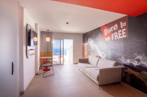 Suite The Loop con vistas al mar del hotel Sholeo Lodges Los Gigantes. Foto 6