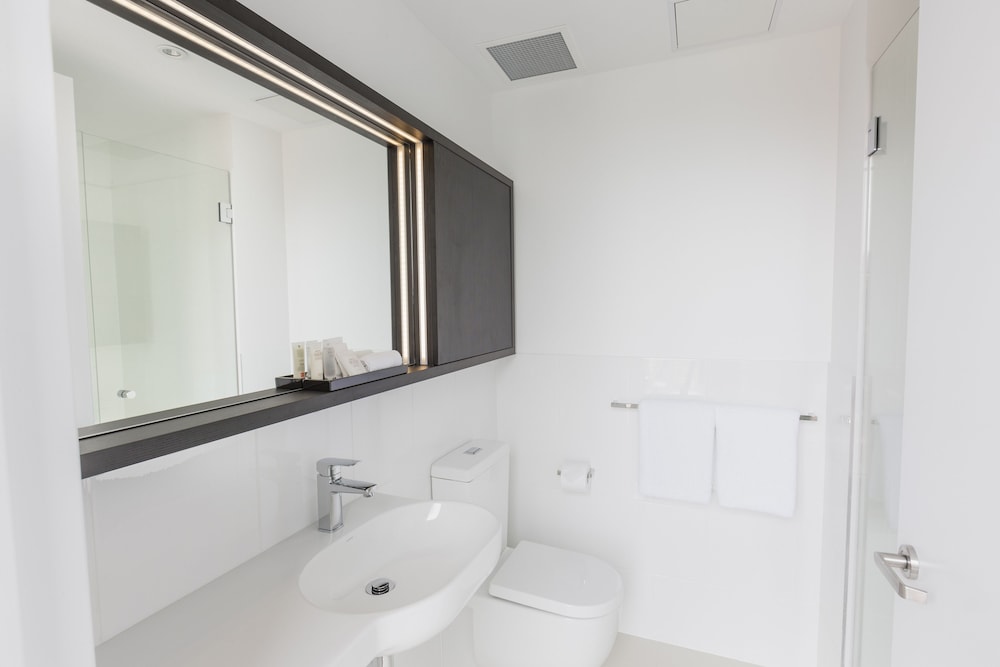 Habitación estándar con 2 camas individuales del hotel Ibis Adelaide. Foto 3