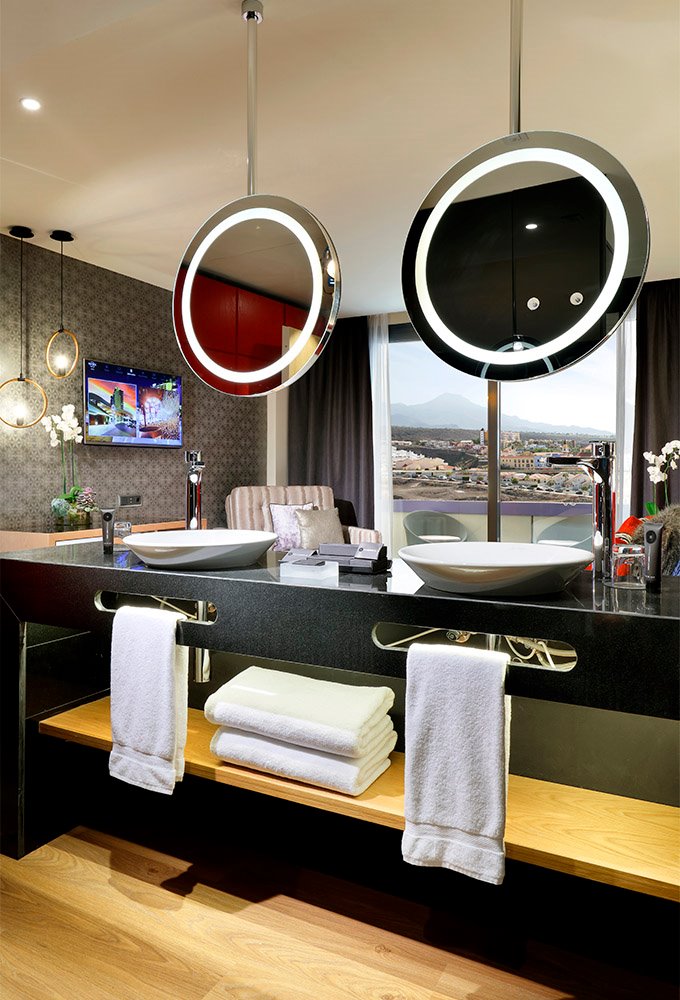 Rock Royalty Deluxe del hotel Hard Rock Tenerife. Foto 8