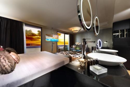 Suite Estudio Royalty Rock del hotel Hard Rock Tenerife. Foto 3