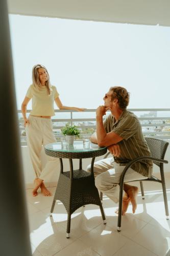Habitación Doble con vistas al mar del hotel Olé Tropical Tenerife Adults Only. Foto 1