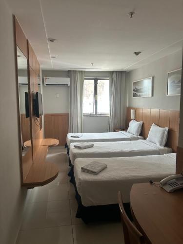 Habitación Triple Estándar del hotel Atlântico Rio. Foto 1