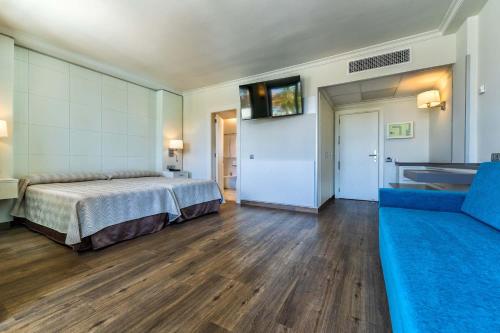 Habitación individual Vista Piscina Balcón o Terraza 1 Cama Individual del hotel Spring Bitacora. Foto 4