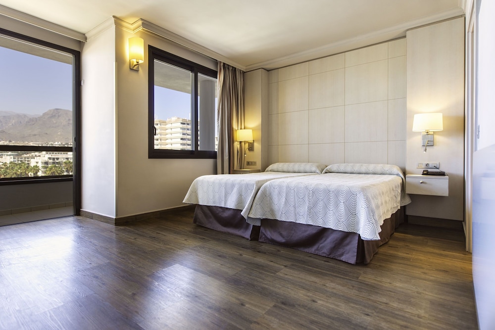 Habitación doble, vistas a la piscina del hotel Spring Bitacora. Foto 6