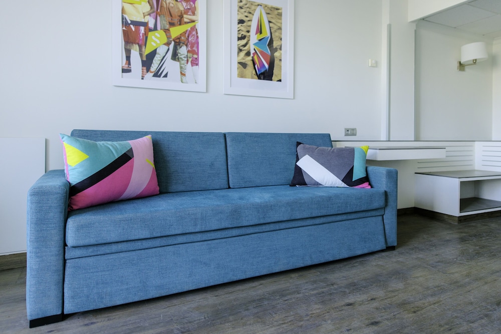 Habitación doble Vista Piscina 1 Cama Individual 1 Cama doble del hotel Spring Bitacora. Foto 7