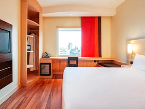 Habitación Estándar con 1 cama doble del hotel Ibis Riyadh Al Muhammadiyah United Company Branch. Foto 6