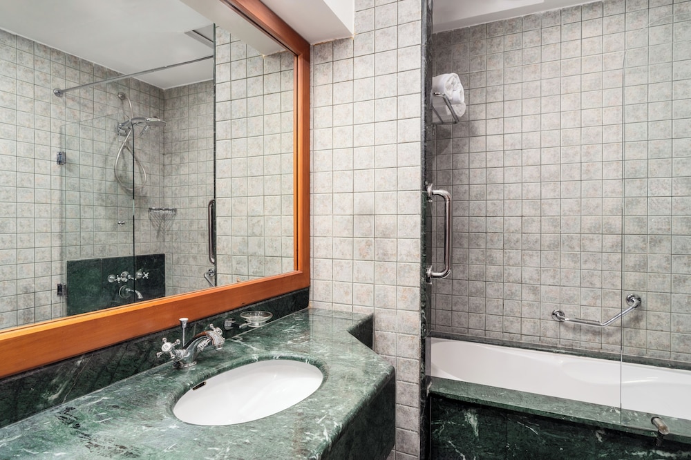 Superior King del hotel Mövenpick Jeddah. Foto 10