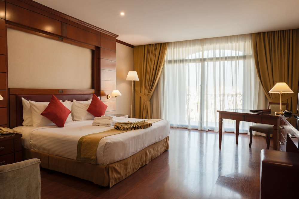 Deluxe King del hotel Mövenpick Jeddah. Foto 2