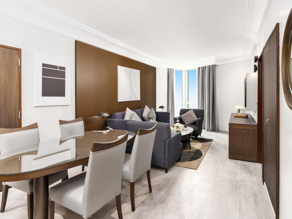 Deluxe Presidential Suite, 1 Double Size Bed, 2 Single Size Beds, Haram View del hotel Pullman Zamzam Makkah. Foto 4
