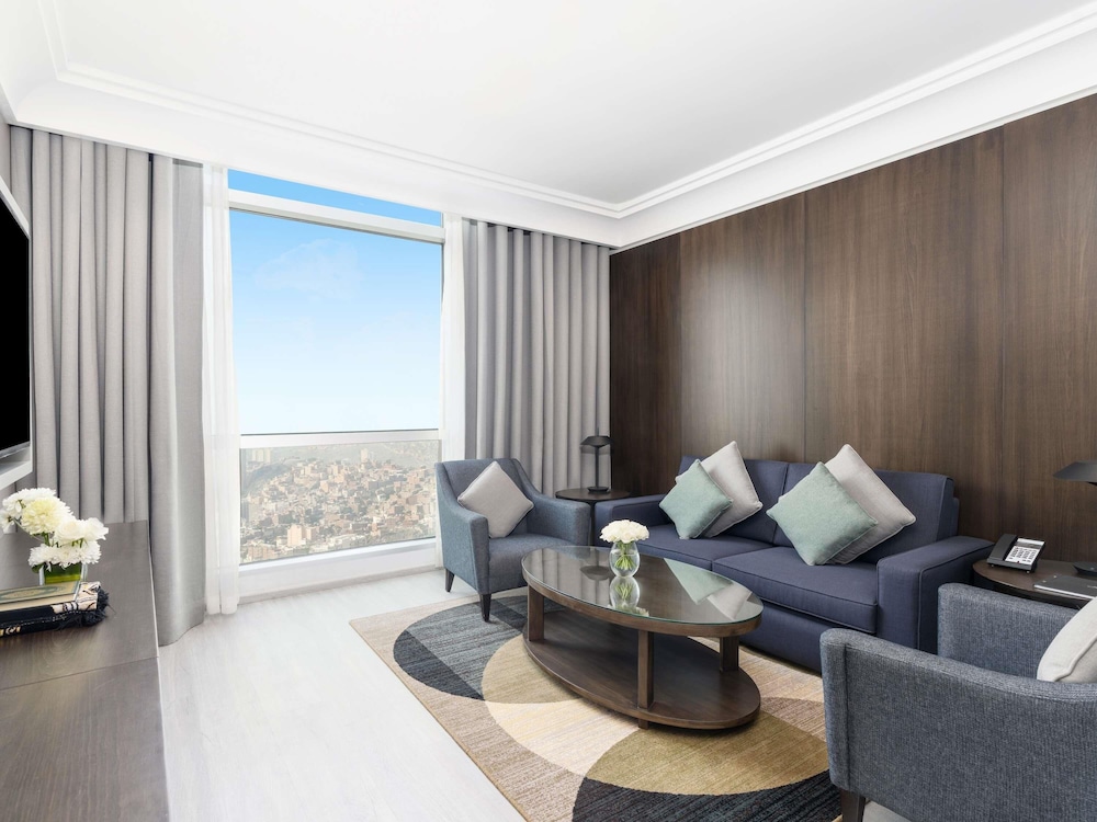 Deluxe Junior Suite, 2 Single Size Beds, City View del hotel Pullman Zamzam Makkah. Foto 1