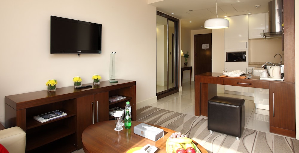 Suite junior, 1 cama de matrimonio grande del hotel Novotel Suites Riyadh Olaya. Foto 1