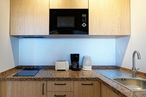 Apartamento Superior de 1 dormitorio con vistas al mar del hotel Servatur Caribe. Foto 6