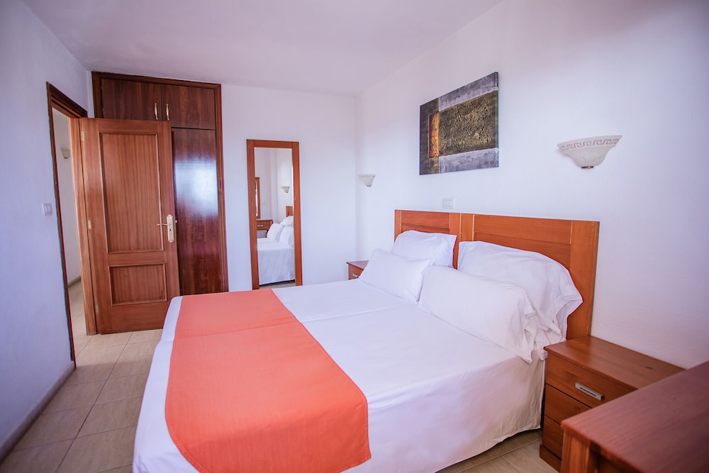 Apartamento Vista Mar Balcón o Terraza 1 habitación Premium Sofá Cama incluido 2 Camas individuales kitchenette del hotel Servatur Caribe