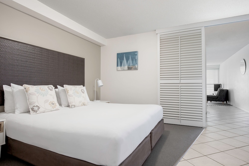 1 dormitorio Ocean Superior del hotel Mantra Mooloolaba Beach. Foto 1