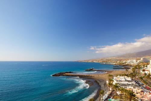 Habitación Estándar con vistas laterales al mar del hotel Sol Tenerife. Foto 6