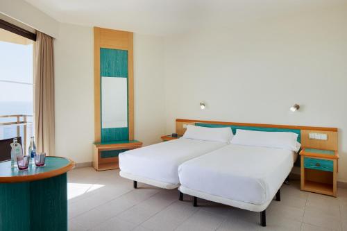 Habitación Estándar con vistas frontales al mar del hotel Sol Tenerife. Foto 4