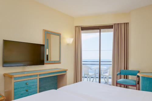 Habitación Estándar con vistas laterales al mar del hotel Sol Tenerife