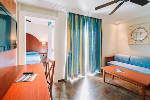 Habitación doble 2 Camas individuales del hotel Park Club Europe. Foto 4